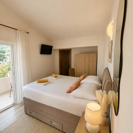 Storija With Private Jacuzzi-brela ברלה